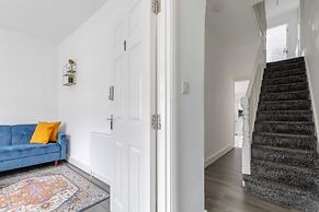 Spacious & Newly Renovated 4BD House East Ham!