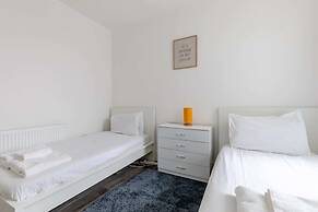 Spacious & Newly Renovated 4BD House East Ham!