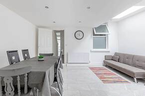 Spacious & Newly Renovated 4BD House East Ham!