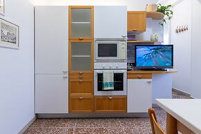 HouSmart Galeotti 16