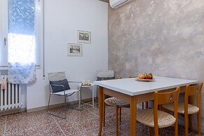 HouSmart Galeotti 16