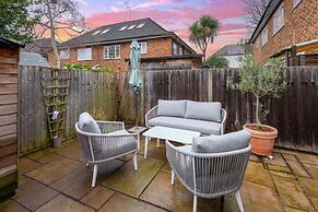 2 Bedroom Apartment - 200m From Richmond Park