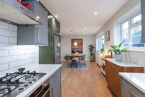 2 Bedroom Apartment - 200m From Richmond Park