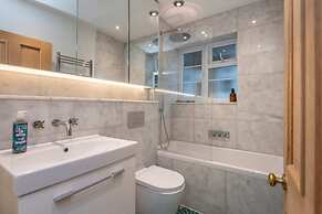2 Bedroom Apartment - 200m From Richmond Park