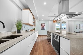 Casa Elena by Otium