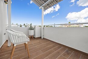 Casa Elena by Otium