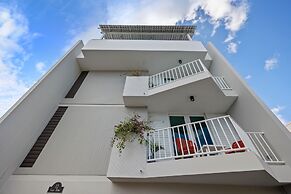 Casa Elena by Otium