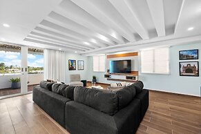 Casa Elena by Otium