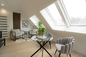 Stylish & Modern Apartment