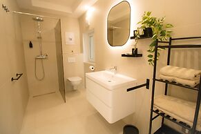 Stylish & Modern Apartment