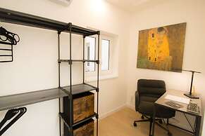 Stylish & Modern Apartment