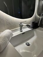 Allenbeach TLV- Apt Hotel-Adults only