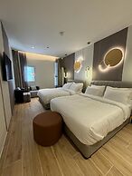 Allenbeach TLV- Apt Hotel-Adults only