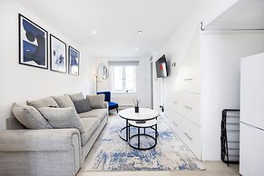 2br- Smart Tvs- Fast Wifi, Free Parking & Sofa Bed