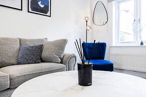 2br- Smart Tvs- Fast Wifi, Free Parking & Sofa Bed