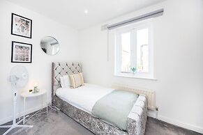 2br- Smart Tvs- Fast Wifi, Free Parking & Sofa Bed
