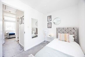 2br- Smart Tvs- Fast Wifi, Free Parking & Sofa Bed