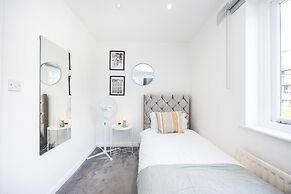 2br- Smart Tvs- Fast Wifi, Free Parking & Sofa Bed