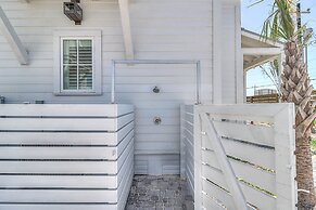 The Coastal Cottage 210esc-b