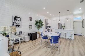 Retro Retreat TC 8102