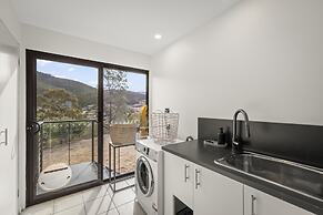 Tree Top Views - 4 Bedroom House