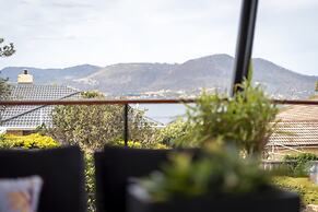 Tree Top Views - 4 Bedroom House