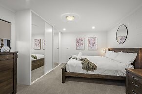 Tree Top Views - 4 Bedroom House