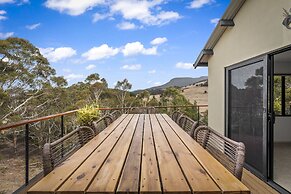 Tree Top Views - 4 Bedroom House