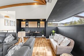 Tree Top Views - 4 Bedroom House