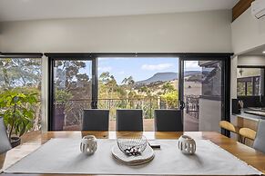 Tree Top Views - 4 Bedroom House