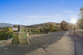 Tree Top Views - 4 Bedroom House
