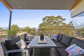 Tree Top Views - 4 Bedroom House