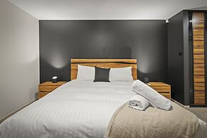 Tree Top Views - 4 Bedroom House