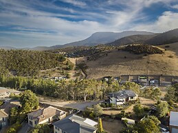 Tree Top Views - 4 Bedroom House