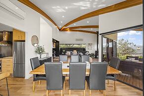 Tree Top Views - 4 Bedroom House