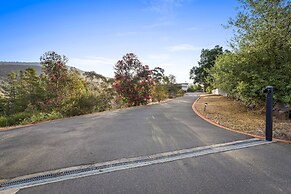 Tree Top Views - 4 Bedroom House