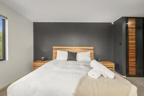 Tree Top Views - 4 Bedroom House