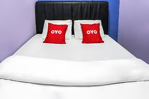 OYO 93772 Iconiq Rooms