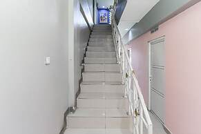 OYO 93772 Iconiq Rooms