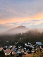 Sunshine Coast Resort Hotel & Marina