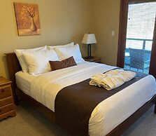 Sunshine Coast Resort Hotel & Marina