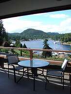 Sunshine Coast Resort Hotel & Marina