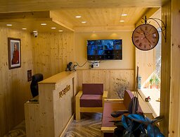 Ghar Bar Boutique Stay & Cafe