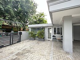 OYO 93721 RuPA Near LRT Velodrome 2 Rawamangun