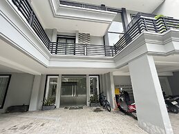 OYO 93721 RuPA Near LRT Velodrome 2 Rawamangun