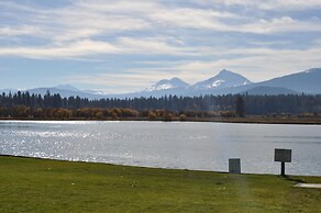 NEW Winter Retreat at Black Butte Ranch