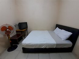 SPOT ON 93776 Intan HomestayNearAnugrah Sinar Lautan