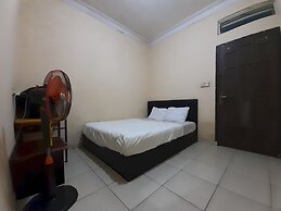 SPOT ON 93776 Intan HomestayNearAnugrah Sinar Lautan