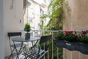Digital Nomad Friendly Apt in Athens
