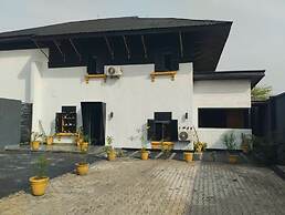 The Crib-Artist Residence